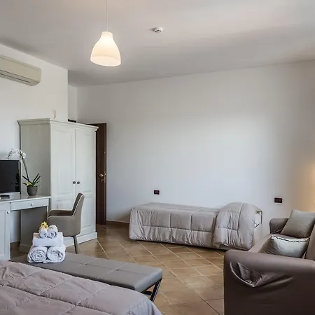 Ξενοδοχείο Villa Santadi 4*